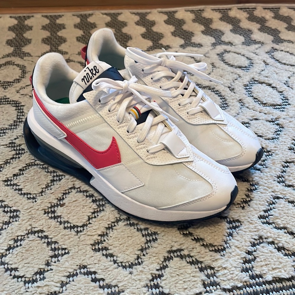 Excellent condition women’s Nikes